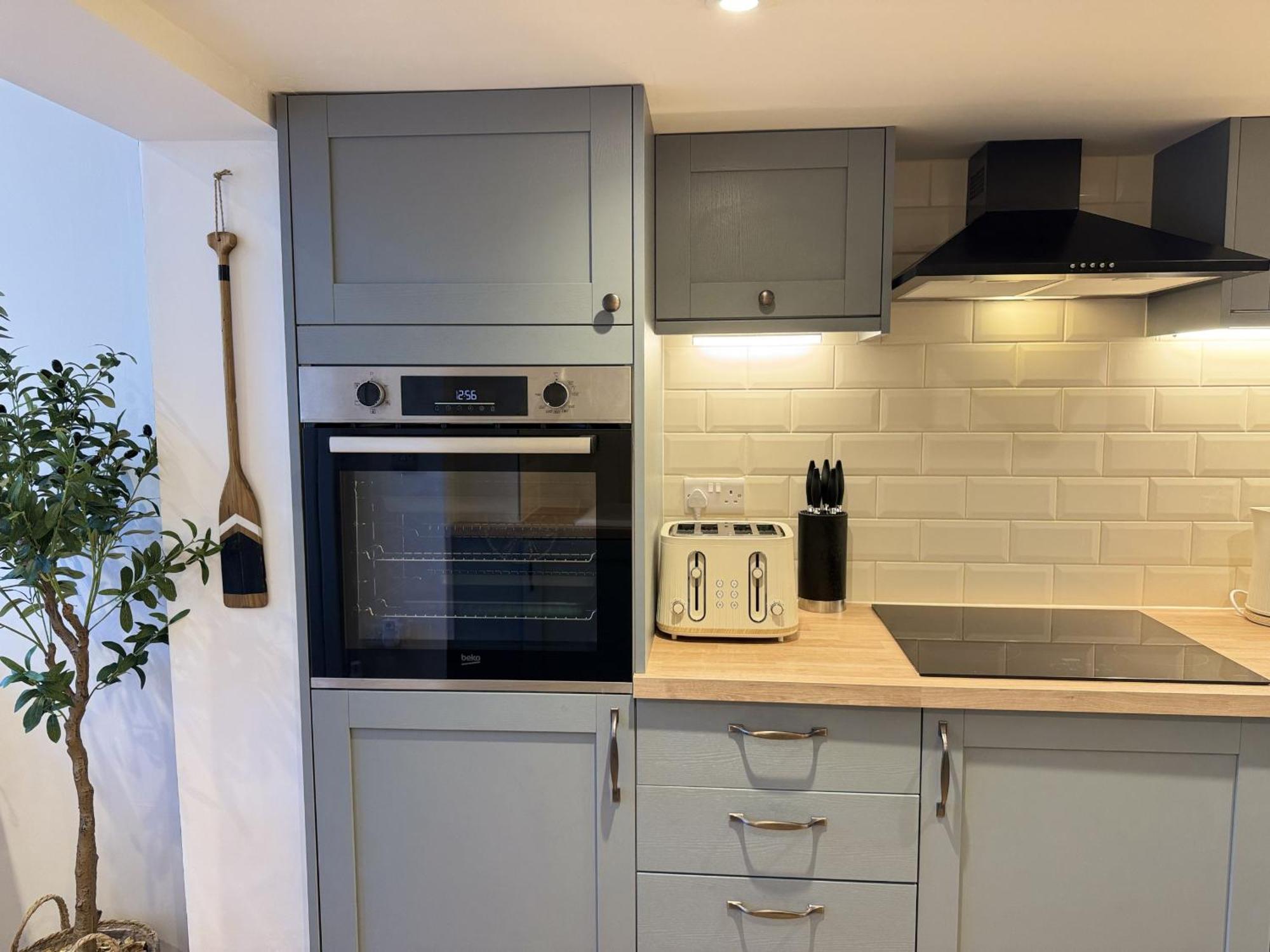 Вилла Driftwood House - Luxury Dog-Friendly Townhouse In Cowes, Steps From Marina Каус Экстерьер фото